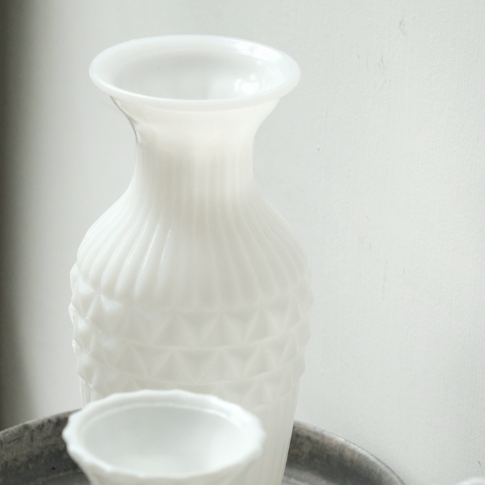 牛奶玻璃花瓶(A) /晴 雲 はるくも